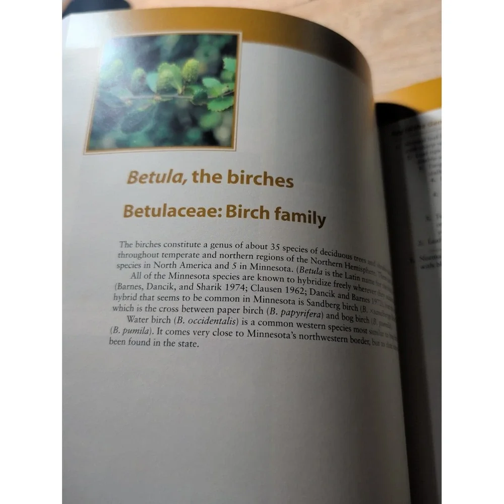 Trees and Shrubs of Minnesota (The Complete Guide to Species Identification) VG